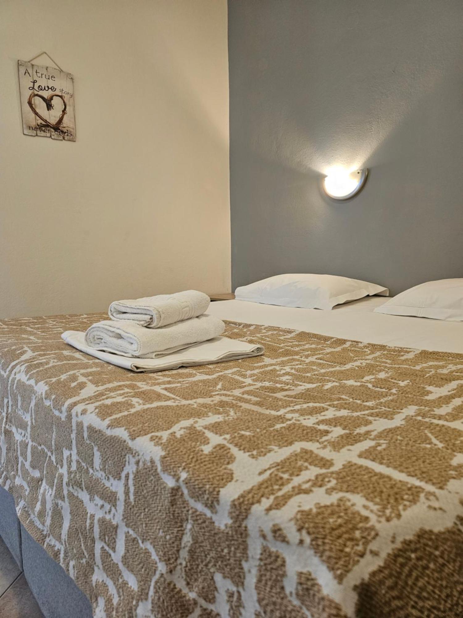 Joanna Apartments Bali  Rum bild